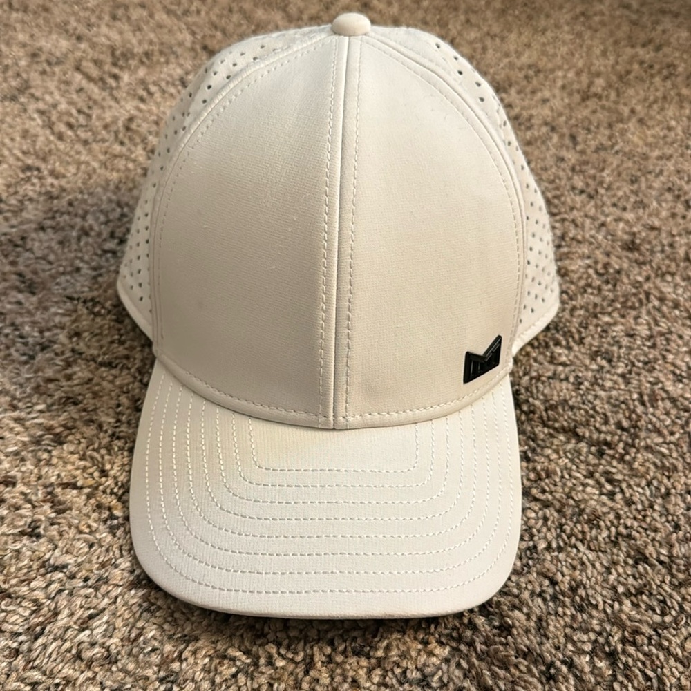Melin A-Game Hydro. Size small. White color.